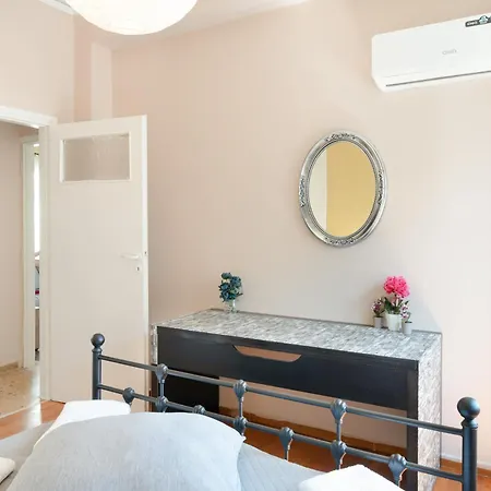 Beautiful Neighbourhood Apartment Athens Exterior photo