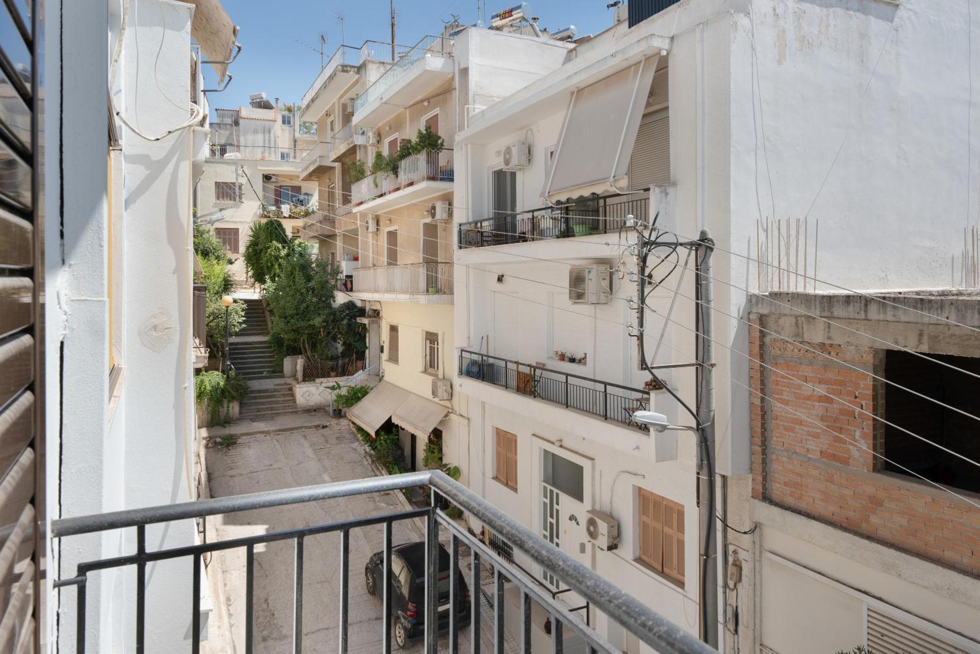 Beautiful Neighbourhood Apartment